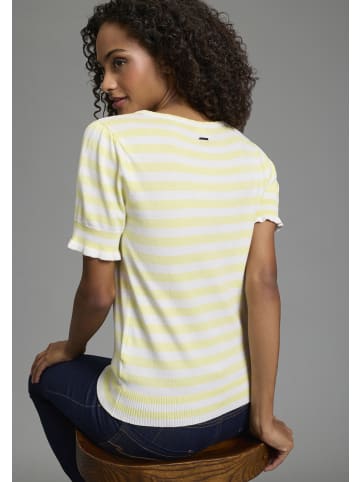 Kangaroos Kurzarmpullover in Gelb-weiß