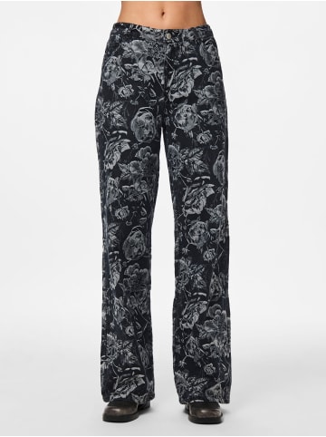 Pieces Wide Fit Jeans in Black