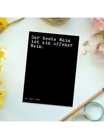Mr. & Mrs. Panda Postkarte Der beste Wein ist... mit Spruch in Schwarz