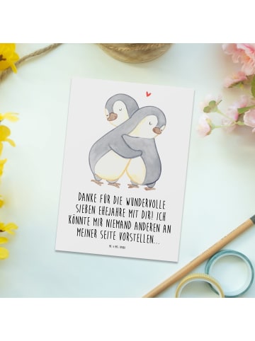 Mr. & Mrs. Panda Postkarte 7. Hochzeitstag Kupferhochzeit mit Sp... in Weiß