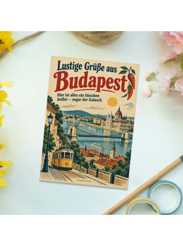 Mr. & Mrs. Panda Postkarte Budapest nostalgisch Design mit Spruch in Weiß