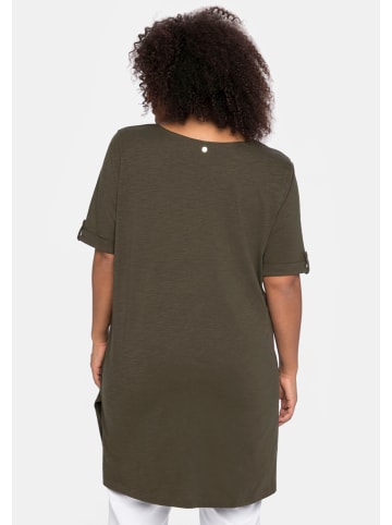 sheego Longshirt in dunkeloliv