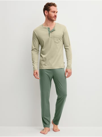 Calida Pyjama in tea green
