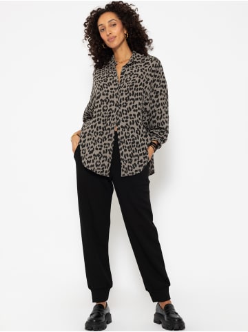 SASSYCLASSY Oversize Musselin Bluse in Taupe, Leo