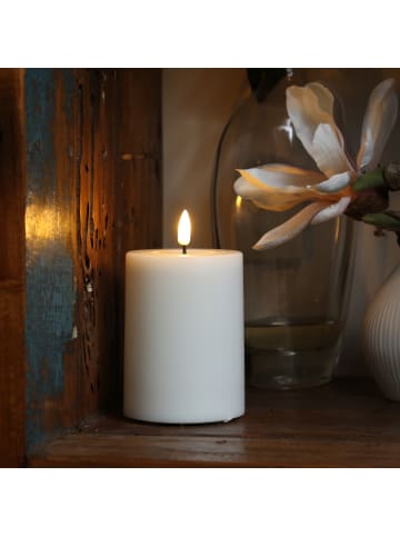 Deluxe Homeart LED Kerze Mia Echtwachs flackernd H: 10cm D: 7,5cm in weiß