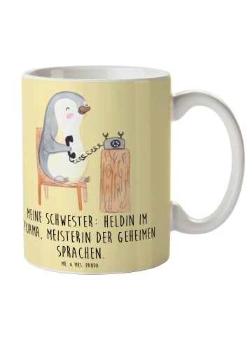 Mr. & Mrs. Panda Tasse Schwester Heldin mit Spruch in Gelb Pastell