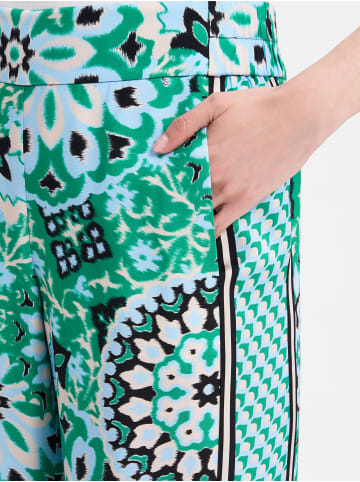 comma Sommerhose in grün mehrfarbig - 0001