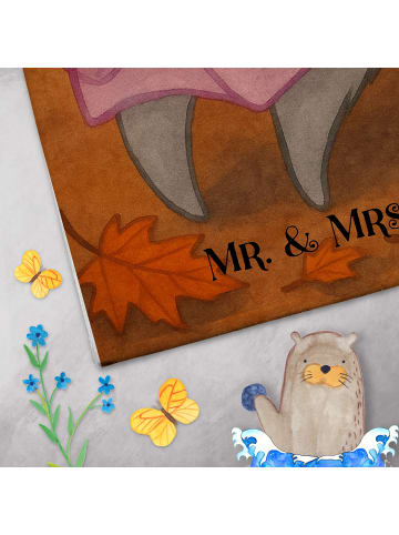 Mr. & Mrs. Panda Handtuch Fledermaus Chillt Design ohne Spruch in Weiß