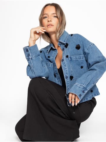 SASSYCLASSY Jeansjacke mit Blumenapplikationen in Blau