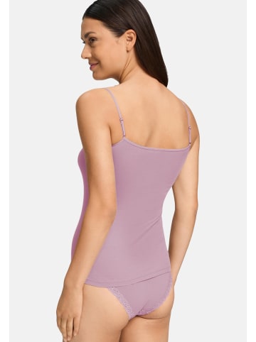 Hanro Spaghetti Top Moments in Stormy rose