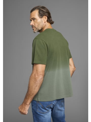 Man's World T-Shirt in dunkelgrün- oliv