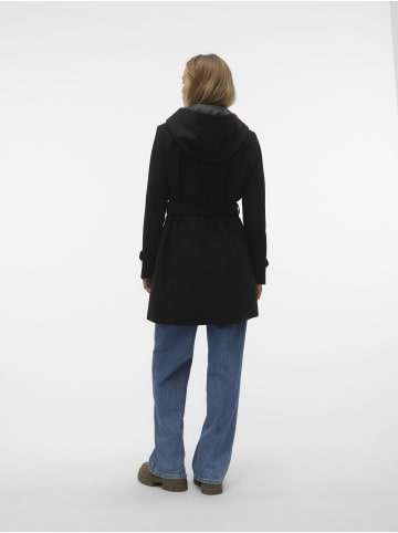 Vero Moda Mantel in Black