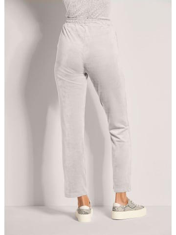 MADELEINE Elegante Hose mit Leo-Print in perlweiß