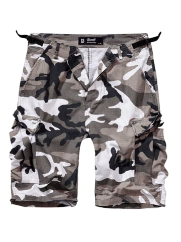 Brandit Shorts in urban