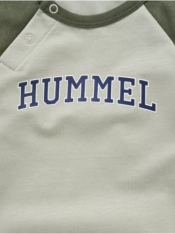 Hummel Druckknopf Strampler Raglanärmel Hmlstein Lebensstil Jungen in ABBEY STONE