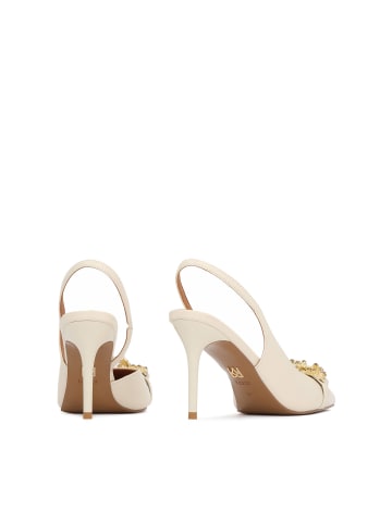 Kazar Pumps in Off-white