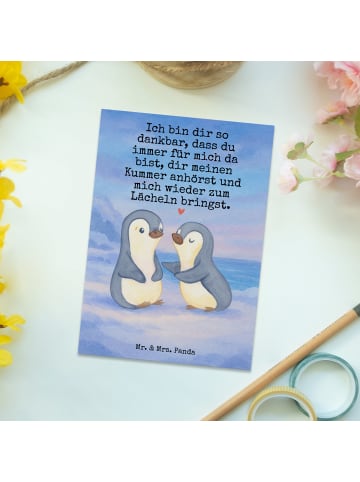 Mr. & Mrs. Panda Motivkarte Pinguine trösten Design mit Spruch in Weiß