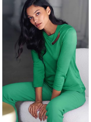 MADELEINE Feinstrick-Pullover mit 3/4-Ärmeln und Cut-out in matchagrün
