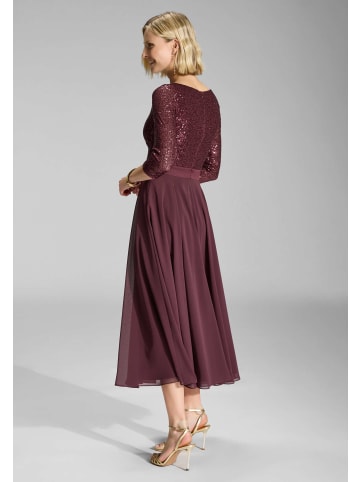 SWING Kleid in aubergine - 0002