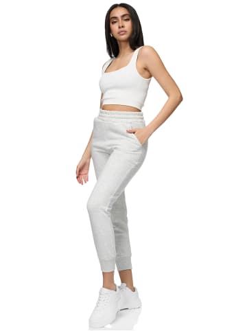 REPUBLIX Sporthose LYLA in Hellgrau