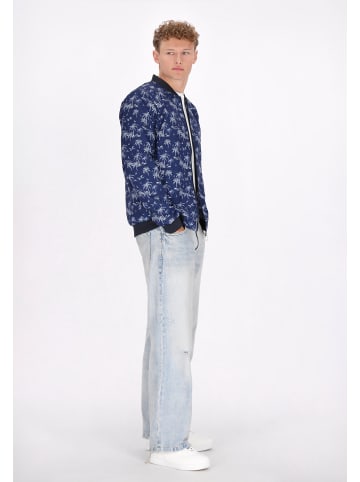 MO Men Jacket in navy white