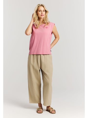 Protest " PRTBarrio in Tea Rosepink