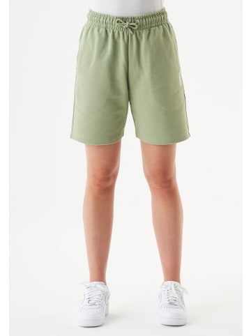 Organication Shorts "SHEYMA" in Salbeigrün