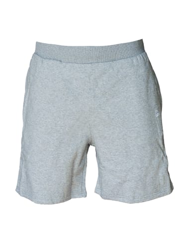 NEW ERA New Era Essentials Shorts in Grau