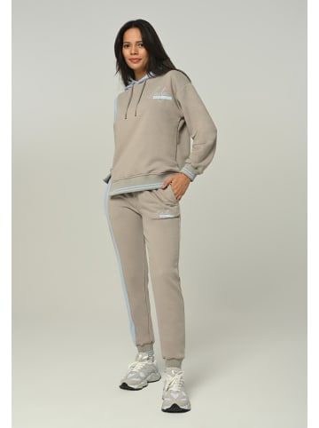Tom Barron Trainingsanzug Women Regular Tracksuit Sweatshirt And Pant Set With Asymetric Design And Printing in grau