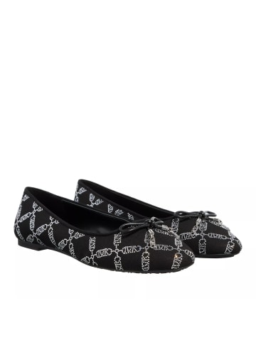 Michael Kors Nori Flex Flat Black in black