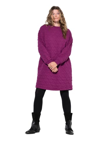 Kleid in maulbeere