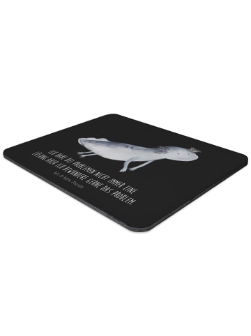 Mr. & Mrs. Panda Mauspad Axolotl Schwimmen mit Spruch in Schwarz