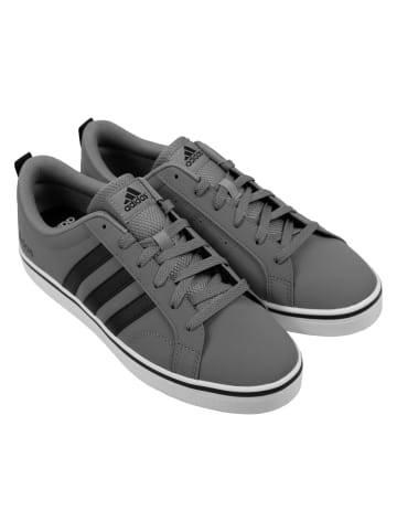 adidas Sneaker Low in Grau