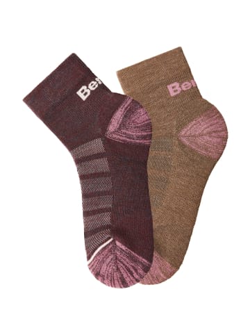 Bench Wandersocken in 1x ruby, 1x beige