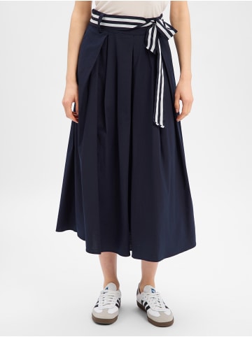 More & More Rock in marine