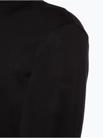 März März in schwarz - 0003