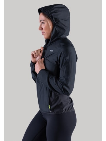 CLN Athletics Windjacke Shield in black