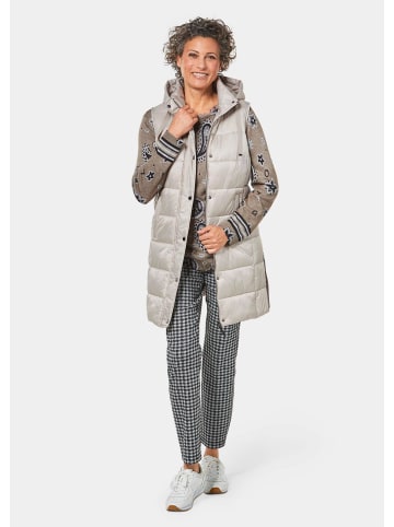 GOLDNER Lange Steppweste mit Kapuze in hellbeige