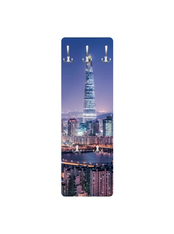 WALLART Garderobe - Lotte World Tower bei Nacht in Blau