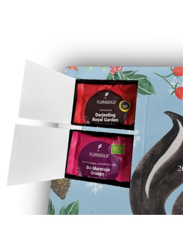 Mr. & Mrs. Panda Adventskalender Stinktier Yoga mit Spruch in Eisblau