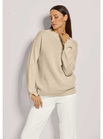 MADELEINE Kurzer Stehkragen-Pullover in goldfarben / kiesel