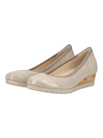 Gabor Pumps in Beige Lack