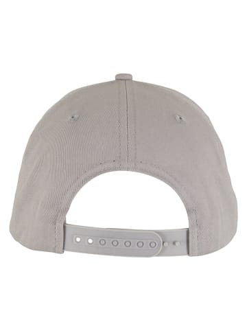 Rocawear Snapback in wet weather