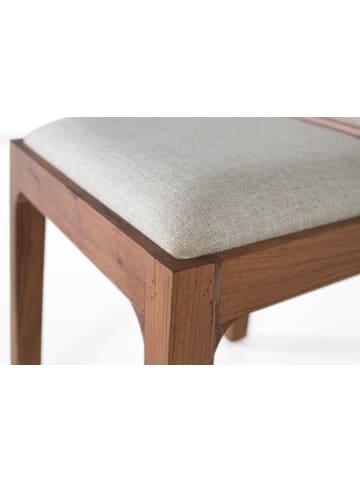 Giner y Colomer 2-er Set: Stühle aus Akazienholz und beigem Stoff in Beige