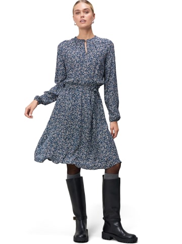 Zero  Crepè-Kleid mit Bindegürtel in Dark BlueCream