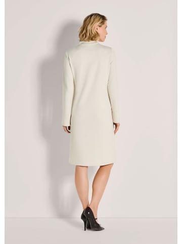 MADELEINE Elegantes Kleid mit Kelchkragen in perlweiß