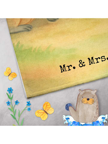 Mr. & Mrs. Panda Handtuch Capybara Liebe Design mit Spruch in Weiß