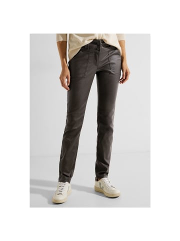 Cecil Hose in chocolate torte