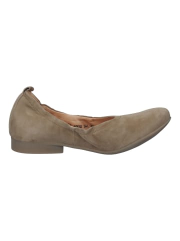 Think! Ballerinas in Beige