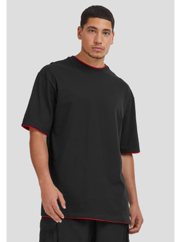 Urban Classics Urban Classics T-Shirts in blk/red